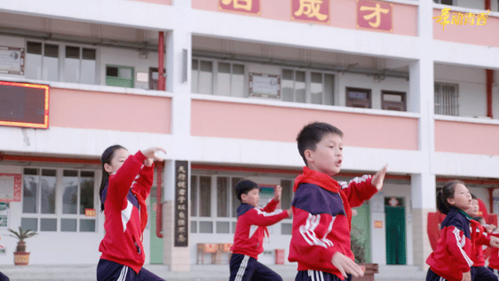 熟悉旋律响起，四校学子跳出绚烂中国梦！