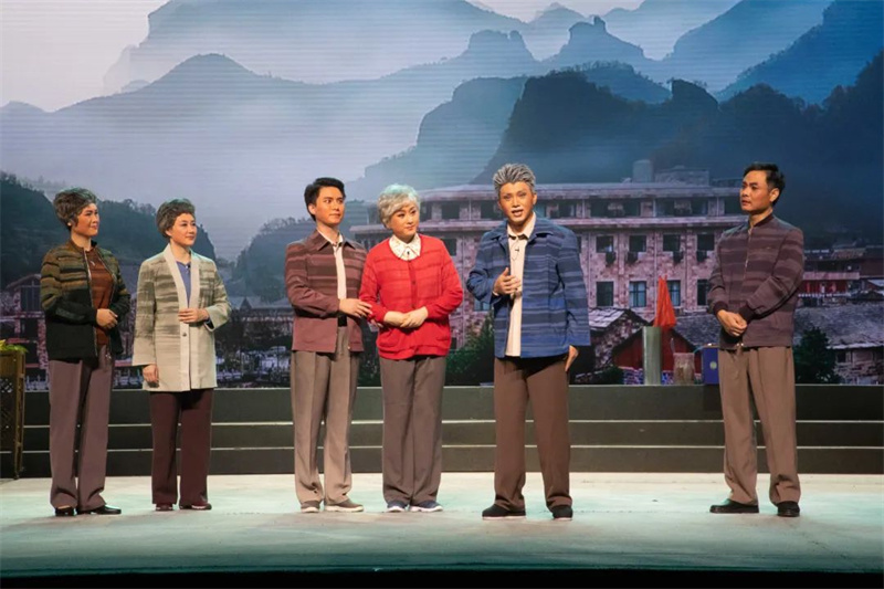 豫剧《守望红旗渠》在郑上演