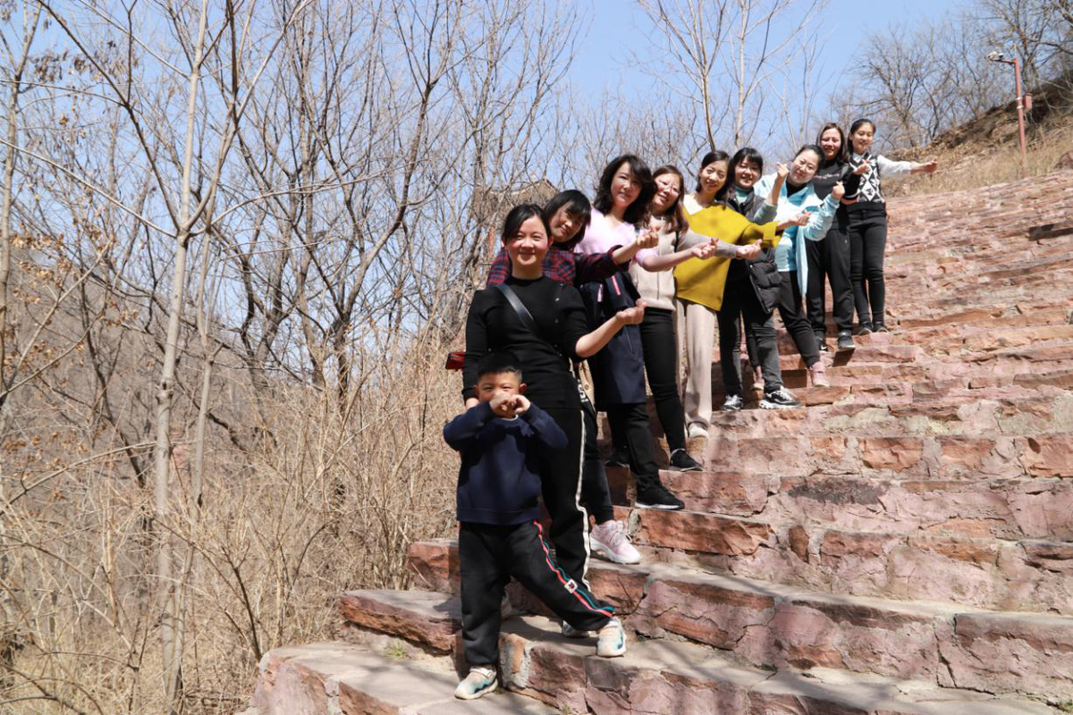 铿锵玫瑰 竞展芳华——省医保局组织开展“三八”妇女节踏青暨环保志愿活动