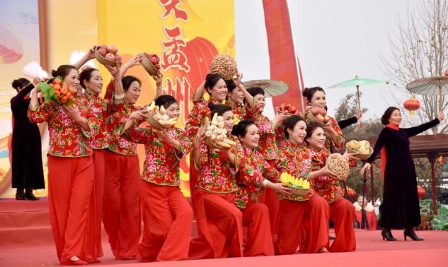 春满中原·老家河南丨“民星”当主角，河南“村晚”成乡村文旅流量密码