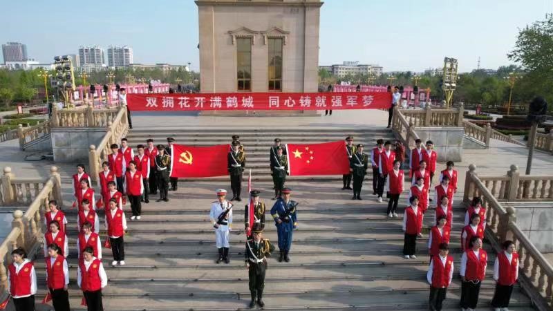 鹤壁：举办“双拥花开满鹤城 同心铸就强军梦”主题快闪活动