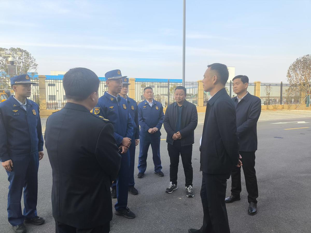 信阳市委常委、常务副市长秦保建调研指导森林防灭火工作