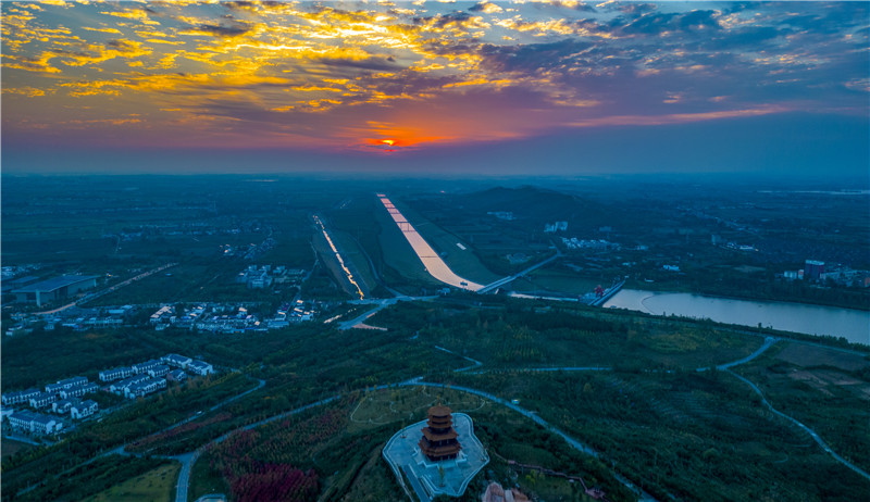 淅川县渠首美景醉游人