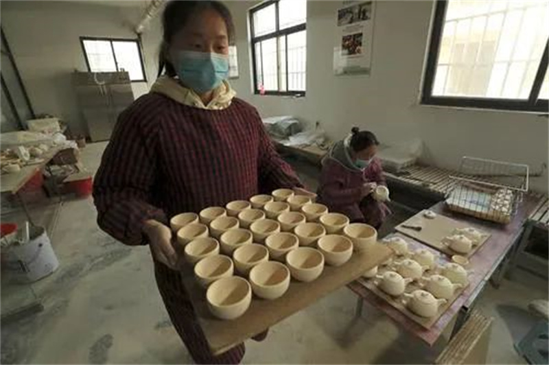 开封官瓷：光彩照人 精巧夺目