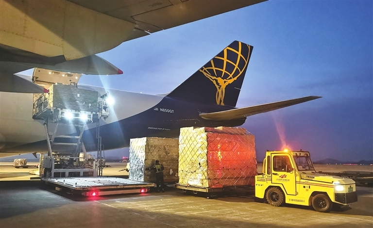 Zhengzhou airport achieves two-way air-rail intermodal transport