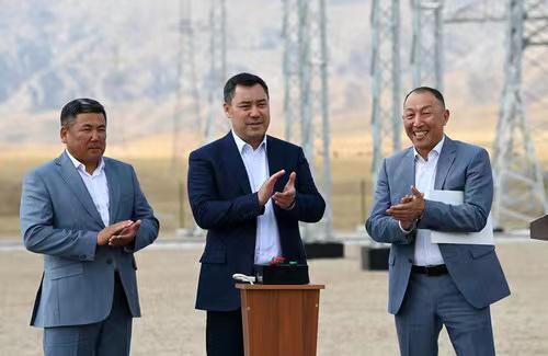 吉尔吉斯斯坦总统为平高集团承建工程剪彩