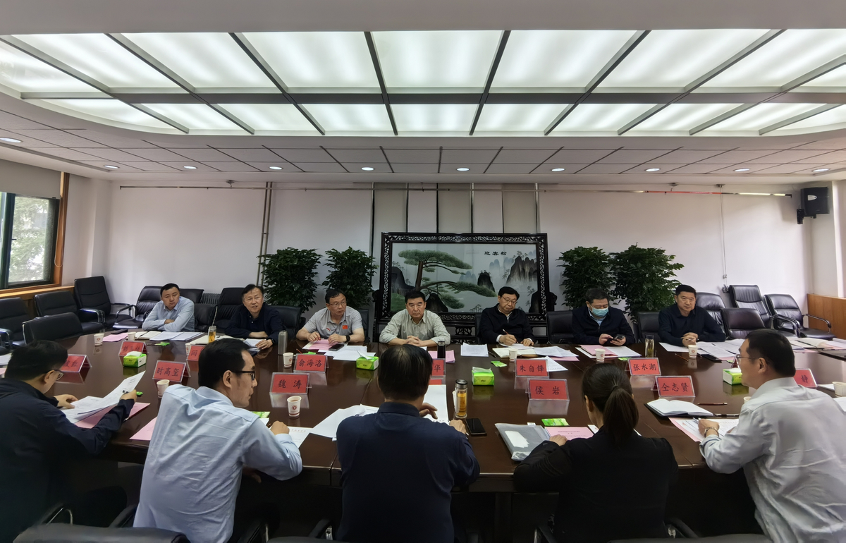 省教育厅党组成员、副厅长朱自锋到河南省高等教育学会调研