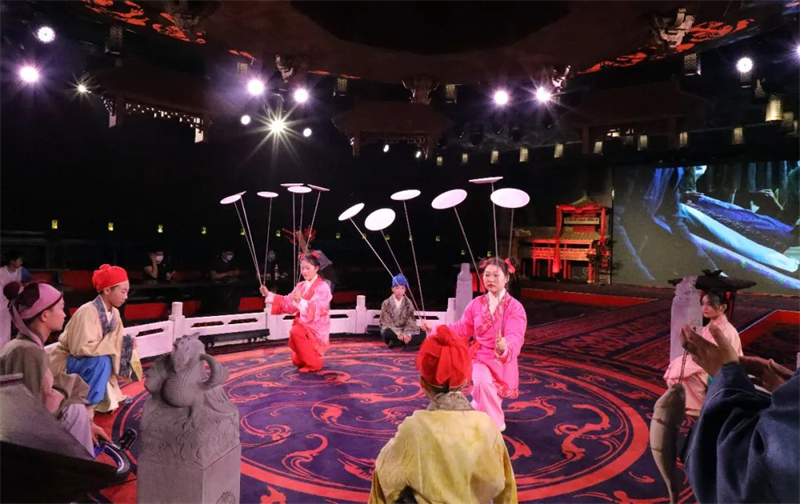 芒砀山与全国游客欢度国庆