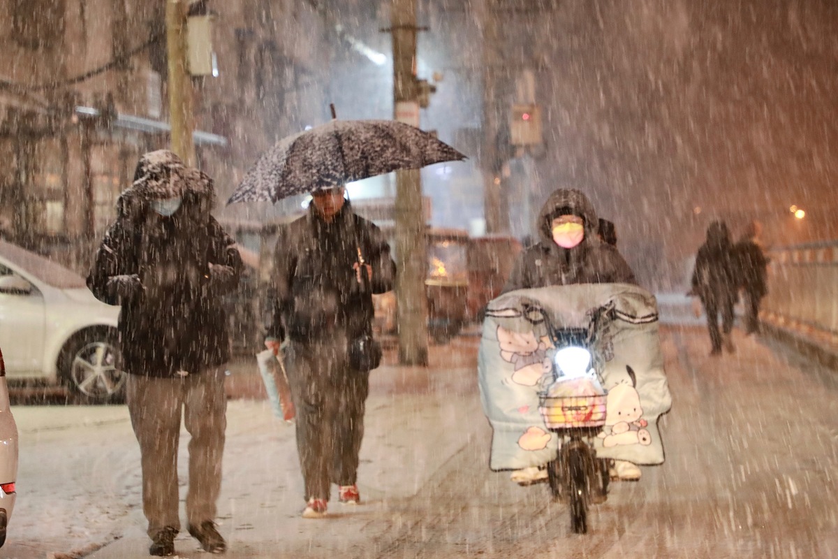 “蓝”“黄”预警齐发！请做好雨雪安全防范