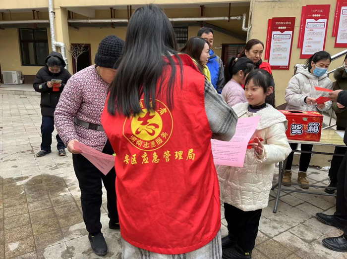 安阳市龙安区应急管理局开展“豫安同行”安全宣传教育活动