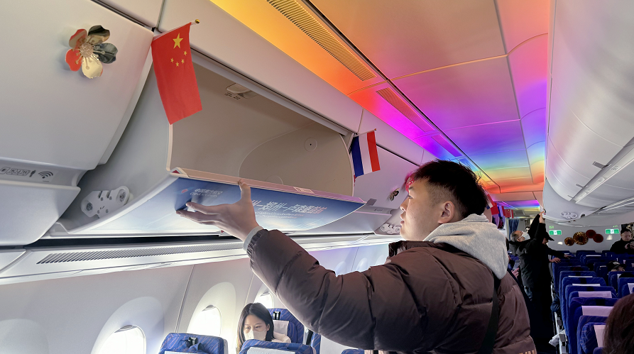 中卢进入直飞时代 两翼俱丰！郑卢“空中丝路”客运首航