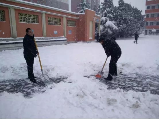 雪中人