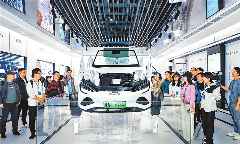 BYD's first NEV science museum opens in Zhengzhou