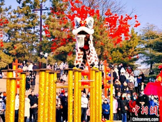 开封“宋都大庙会·灯会”精彩亮相