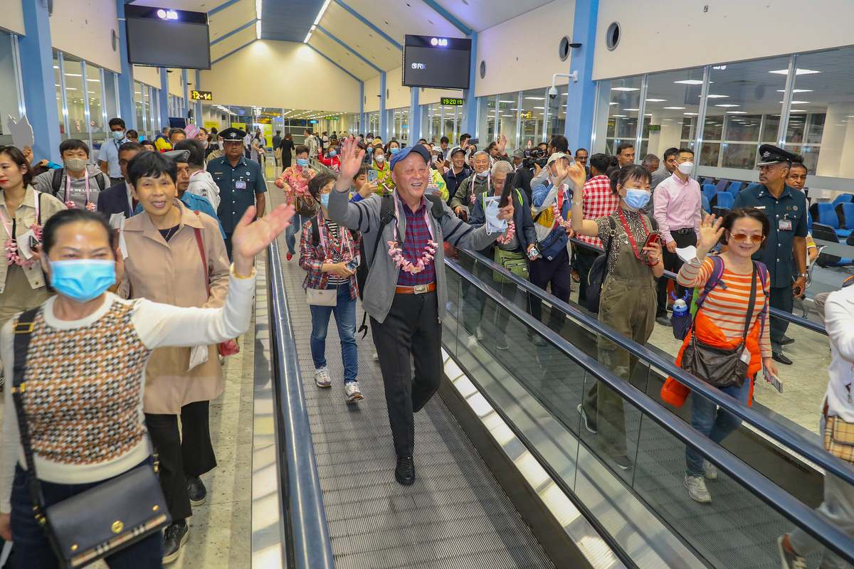 “五一”假期多地酒店民宿提前售罄 出境跟团游满员待发