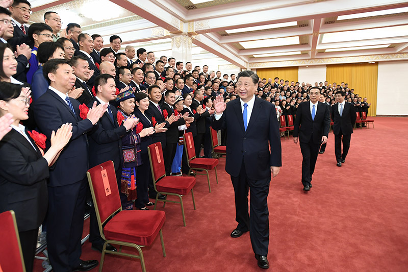 习近平会见第九次全国信访工作会议代表