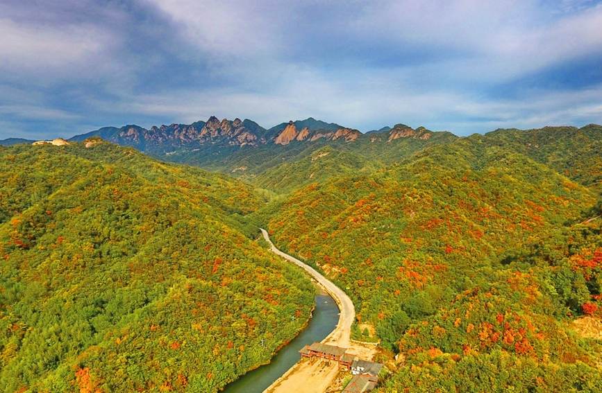 【行走河南·读懂中国】内乡：秋染二龙山