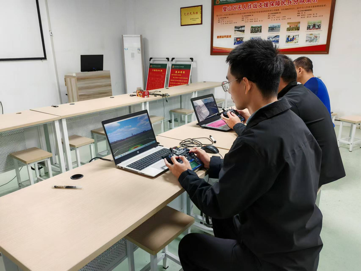 南阳市应急管理局组织人员赴重庆学习无人机操作技术