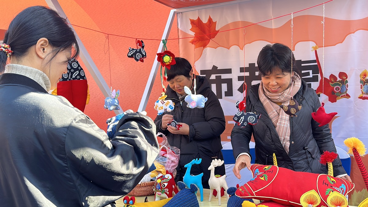 新乡南太行首届徒步登山大会启动