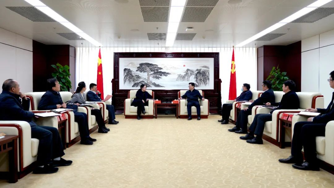 中牟县委书记丁文霞县长刘利到访河南铁建投集团