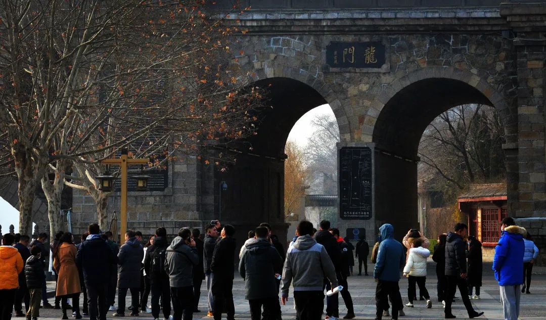 行走河南·读懂中国丨龙门石窟：春花日暖意渐浓