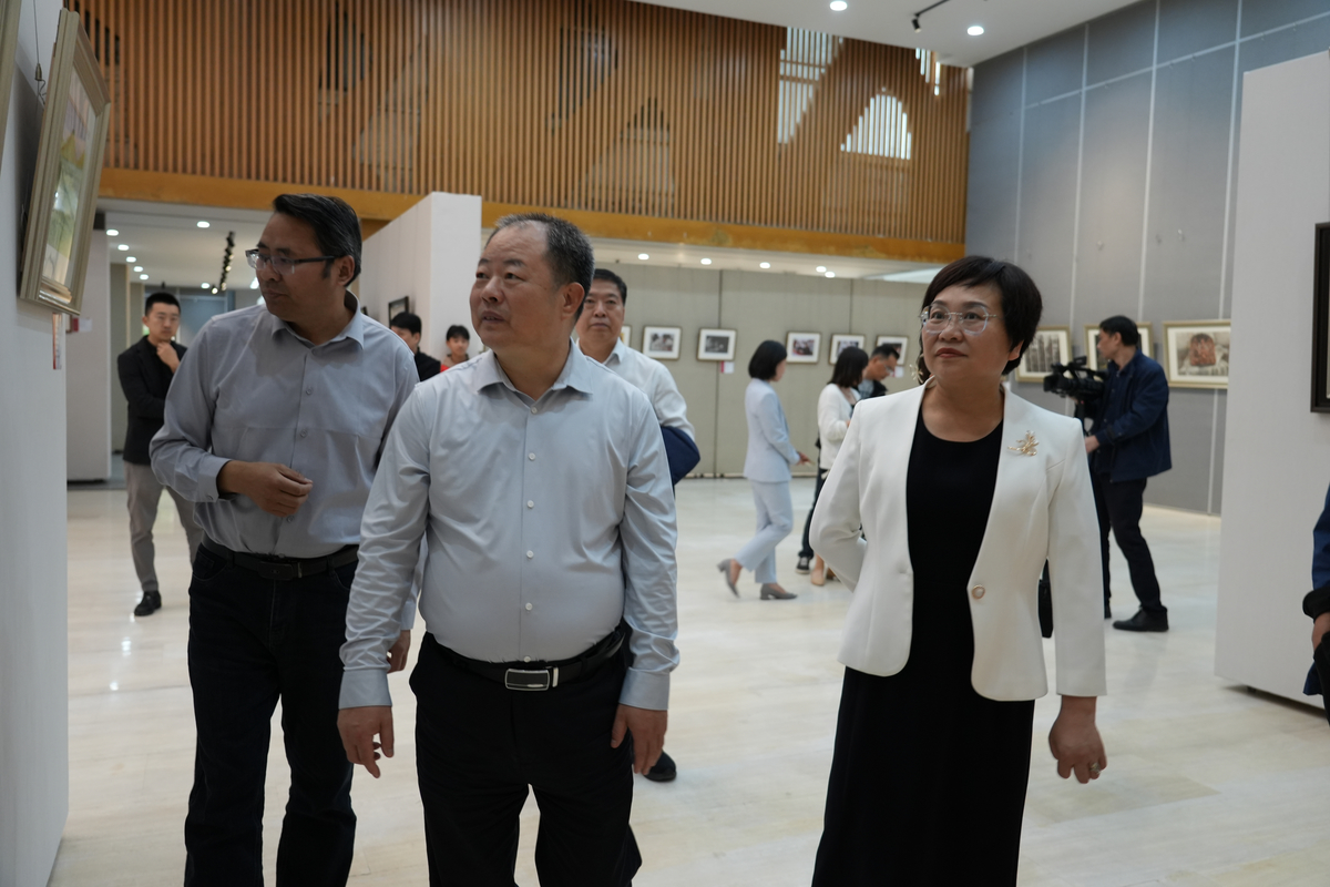 河南省第七届大学生艺术展演活动开幕