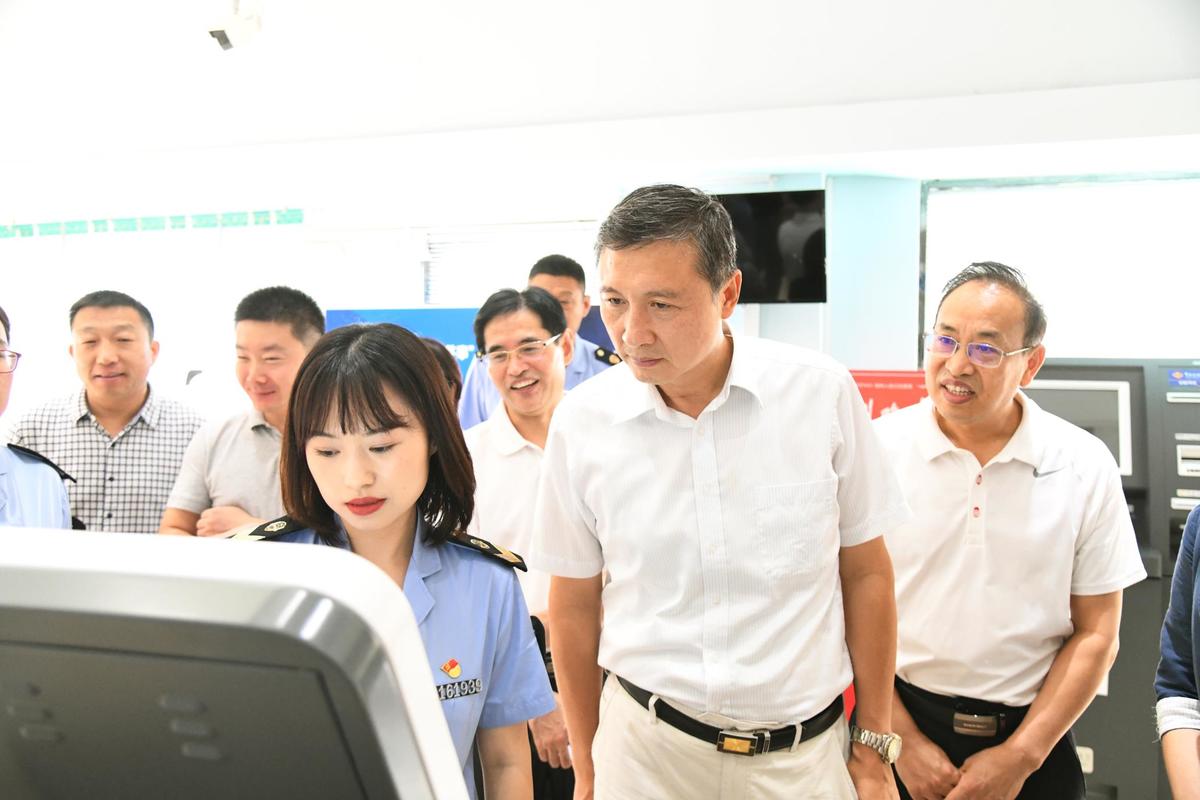 中国质量报刊社社长、党委书记李刚来豫调研