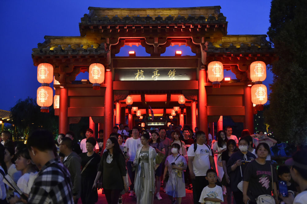 行走河南·读懂中国丨清明上河园：良宵烟火气