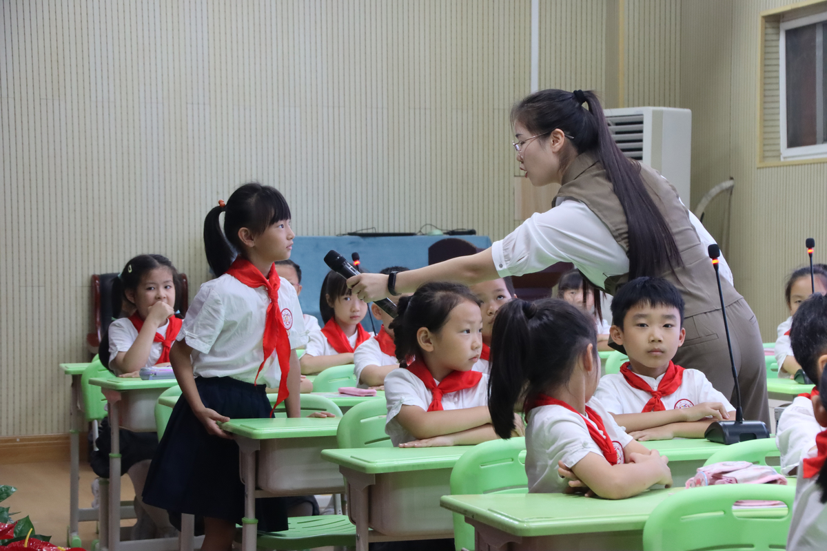 全国中小学心理健康教育研讨会在郑州举行