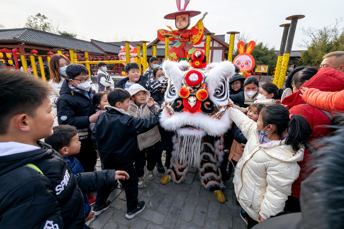 开封：古城年味浓 欢喜过大年