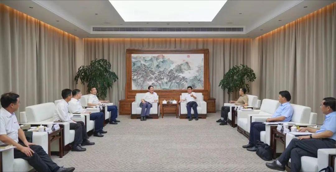 陈志伟会见中国燃气集团董事局执行董事黄勇一行