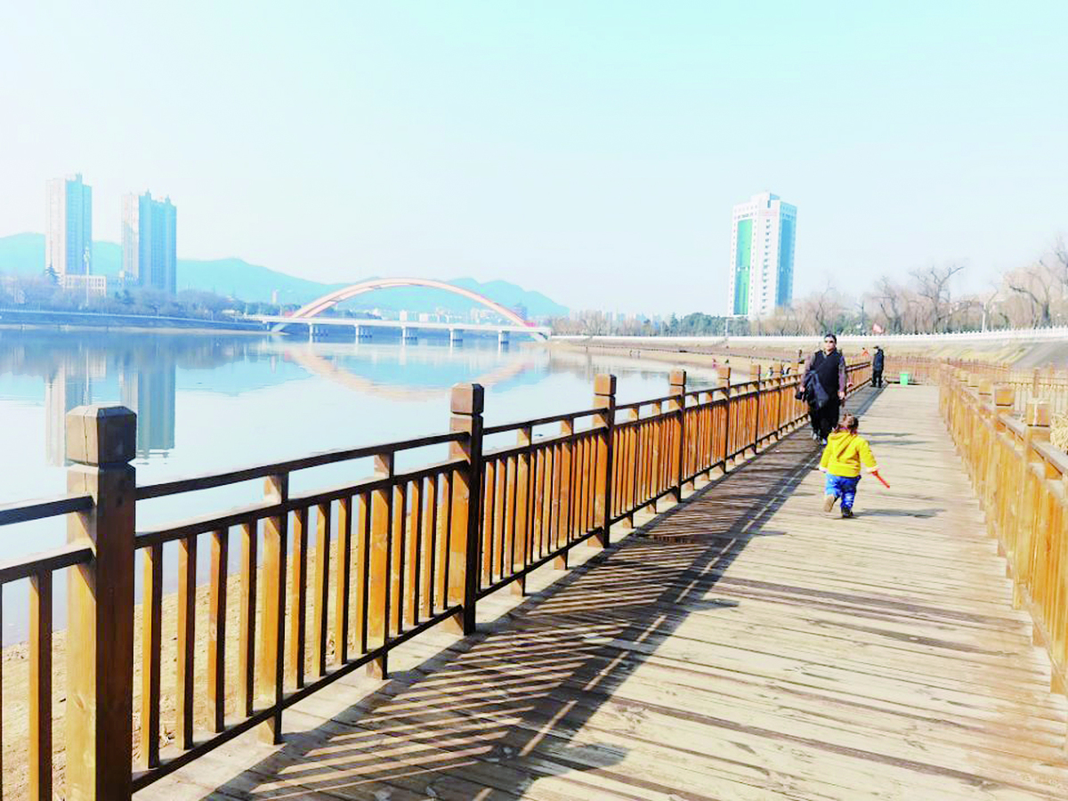 十四五开新局谋新篇建设幸福美好家园系列报道沿河步道扮靓申城