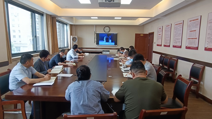 保障中心党支部组织观看现代豫剧《村官李天成》