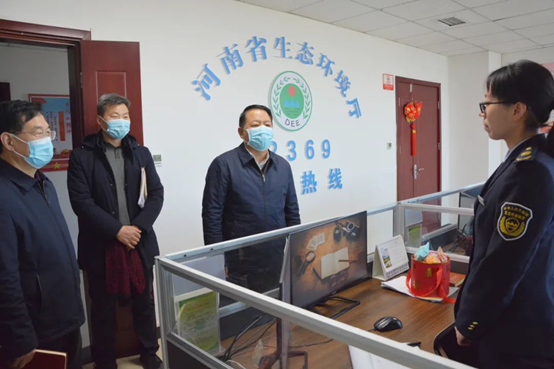 王仲田看望慰问春节期间坚守岗位的干部职工