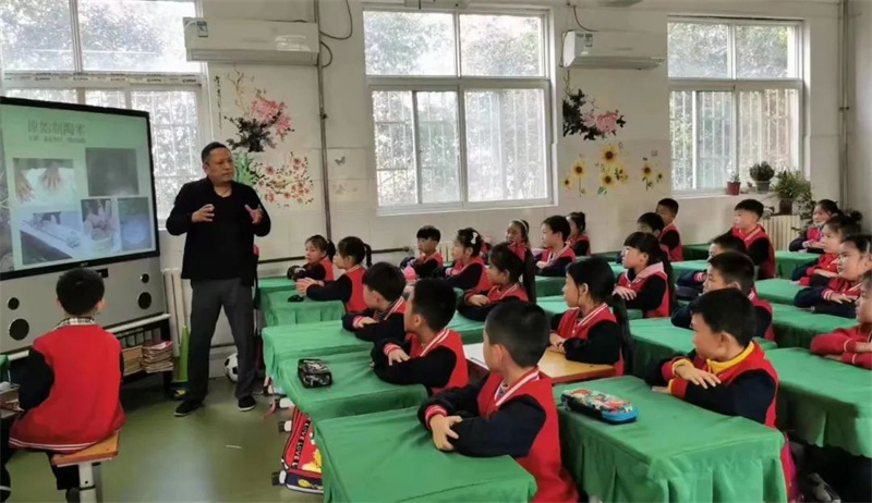 【行走河南·读懂中国】河洛非遗人：20年对话泥土守望古陶，盼非遗“破圈”牵手年轻人