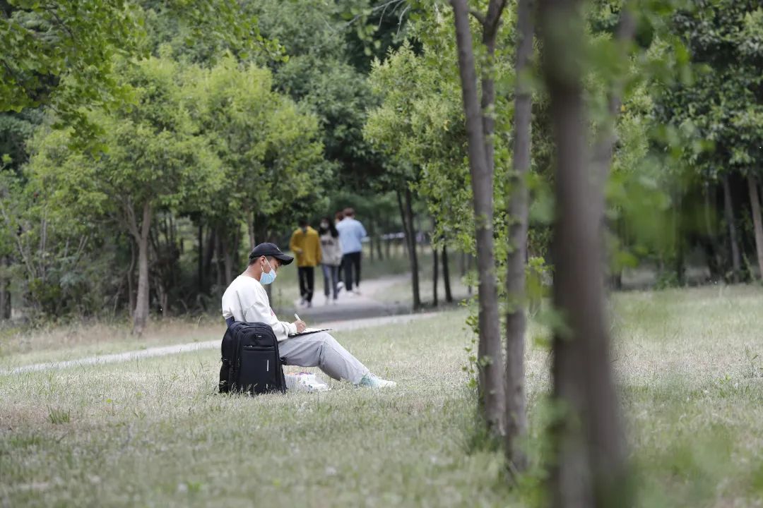 一个摄影老师眼中封闭在校的教学影像记录