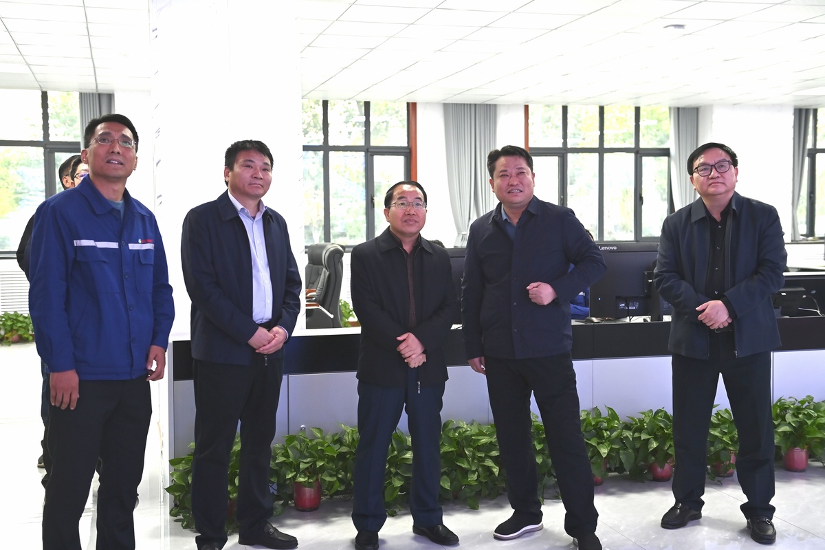 首页>国企动态集团常务副总经理张建国陪同调研,并主持工作汇报会.