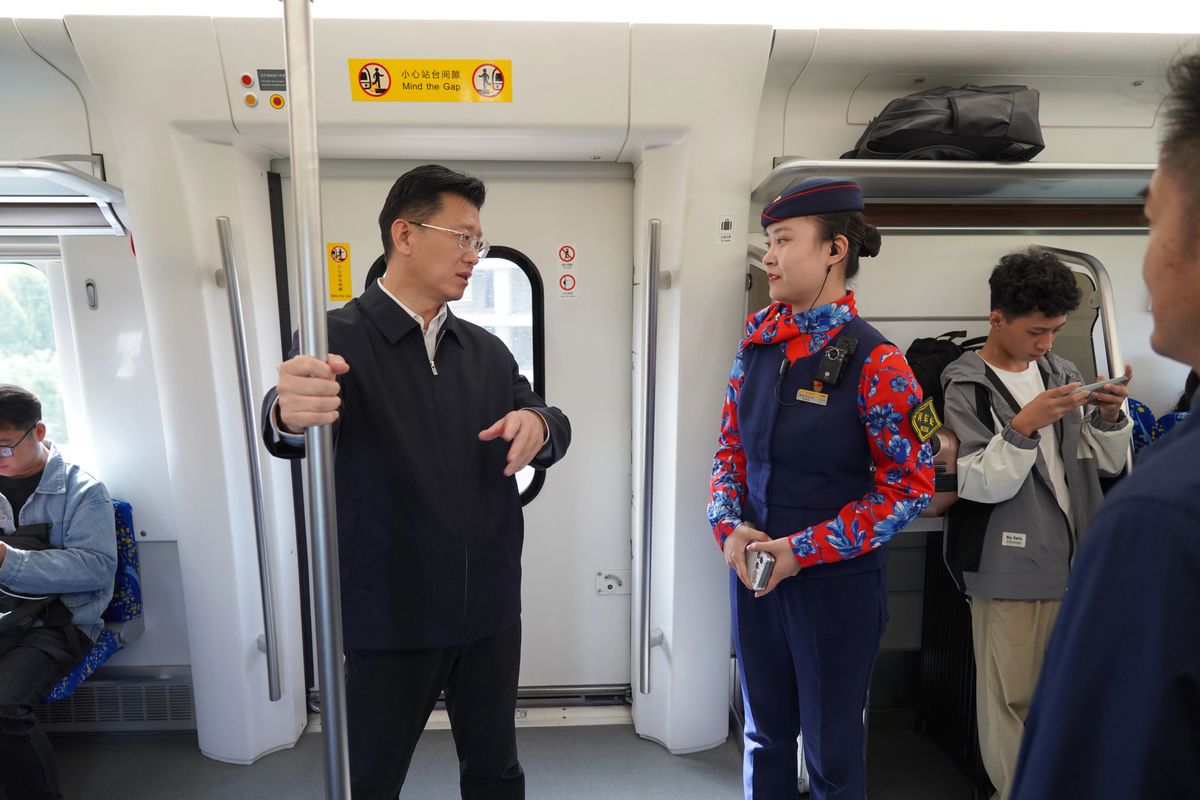 悦国勇到郑开城际、综开项目调研
