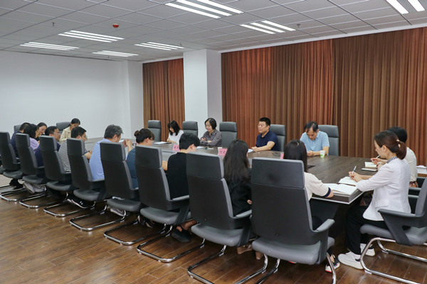 厅党组成员张秀梅带队调研慰问厅进驻团队