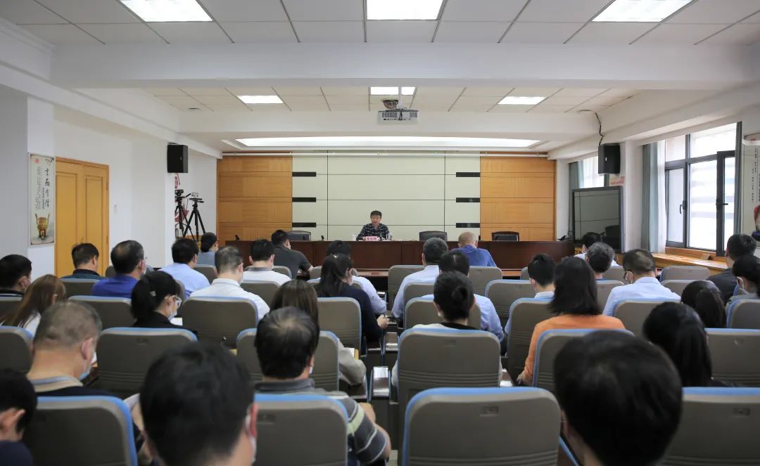 李志锋讲授主题教育专题党课