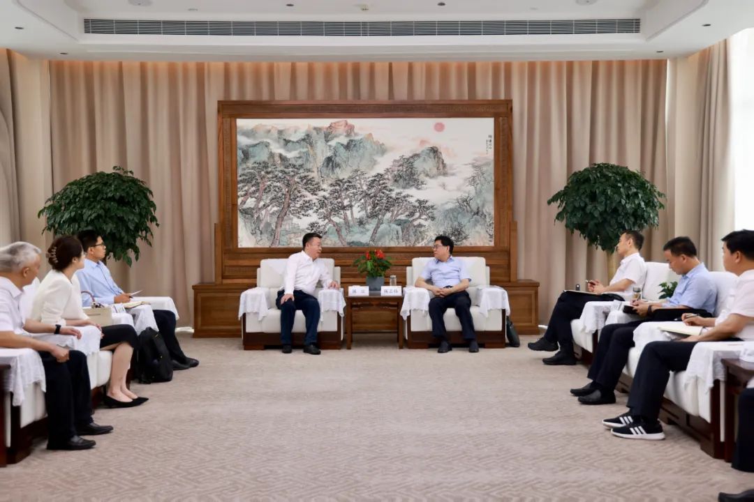陳志偉會(huì)見(jiàn)人保財(cái)險(xiǎn)河南省分公司副總經(jīng)理陳雷一行