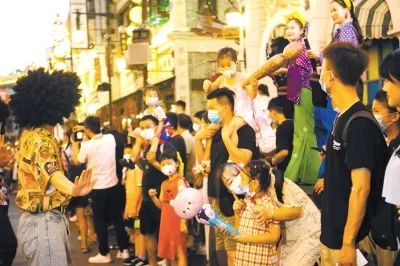 “后暑假”亲子游热度持续