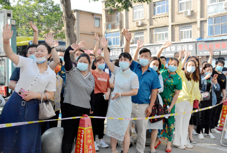 直击河南各地高考现场