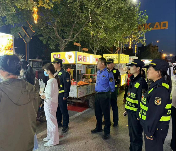 开封市兰考县城管局让夜市更加“安全规范”