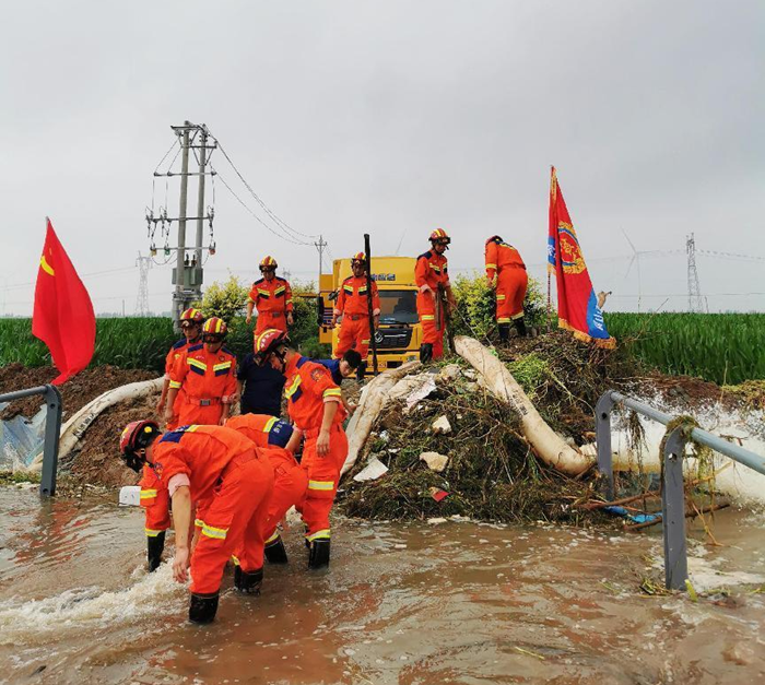 通力合作 携手共助——我省两支救援队驰援安阳联合排涝