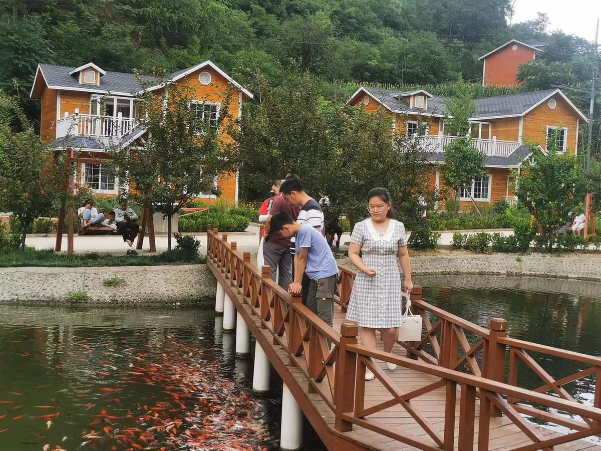 卢氏：田园变游园 吃上“旅游饭”
