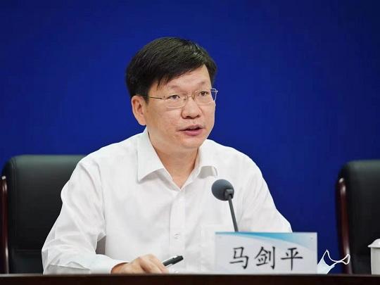 首先,请马剑平先生介绍周口市加快灾后重建工作推进情况.