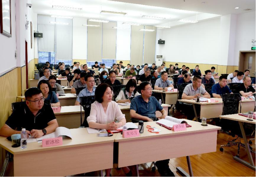 河南省重点项目建管干部能力提升培训班成功开班