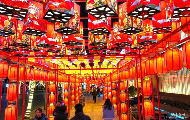 挂彩灯，亮夜景！郑州街头年味浓
