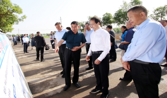 全省耕地土壤污染防治工作現(xiàn)場(chǎng)會(huì)在濟(jì)源召開(kāi)